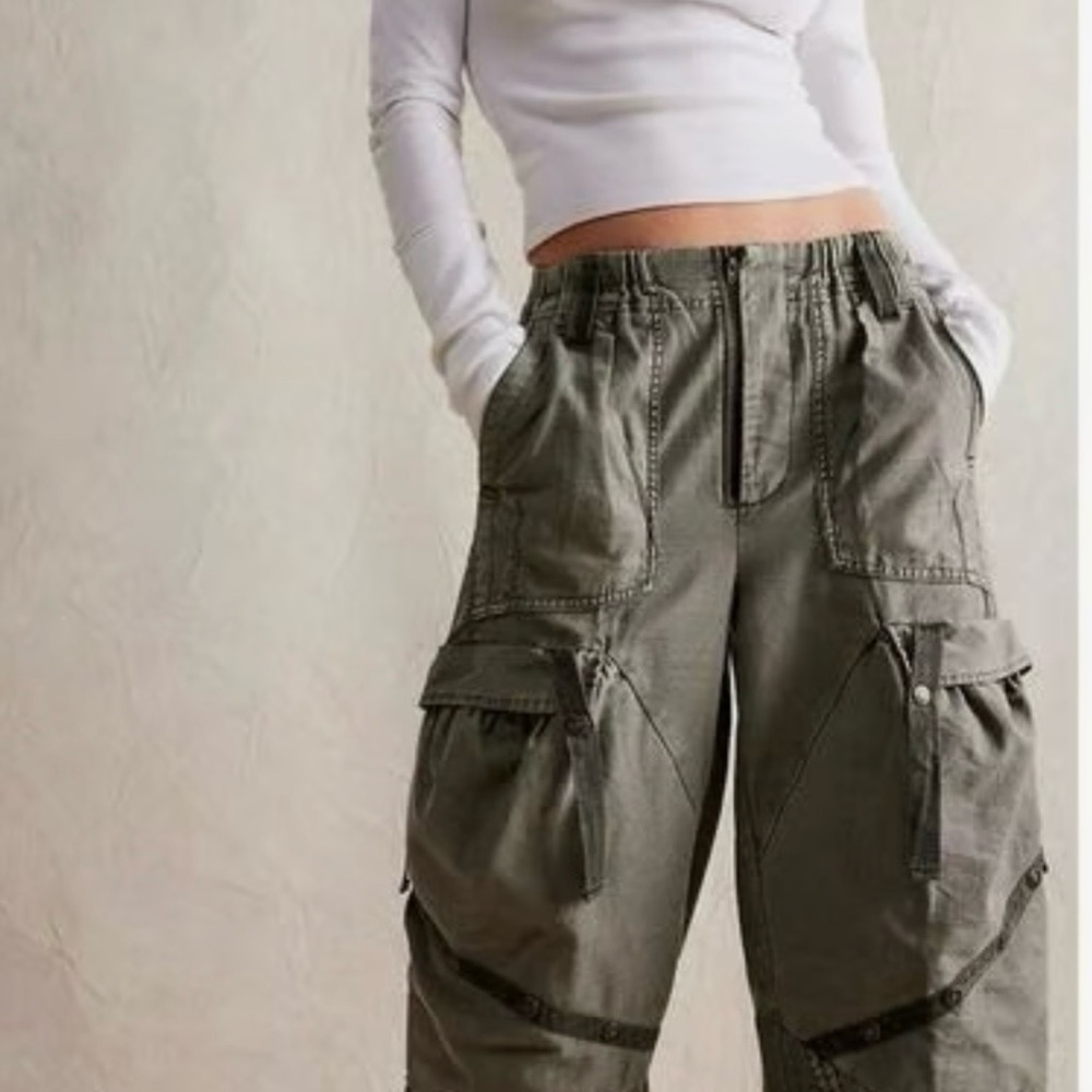 Free People We The Free Everglades Utility Pants Sz XL Green Cargo Barrel Ties - Picture 2 of 11